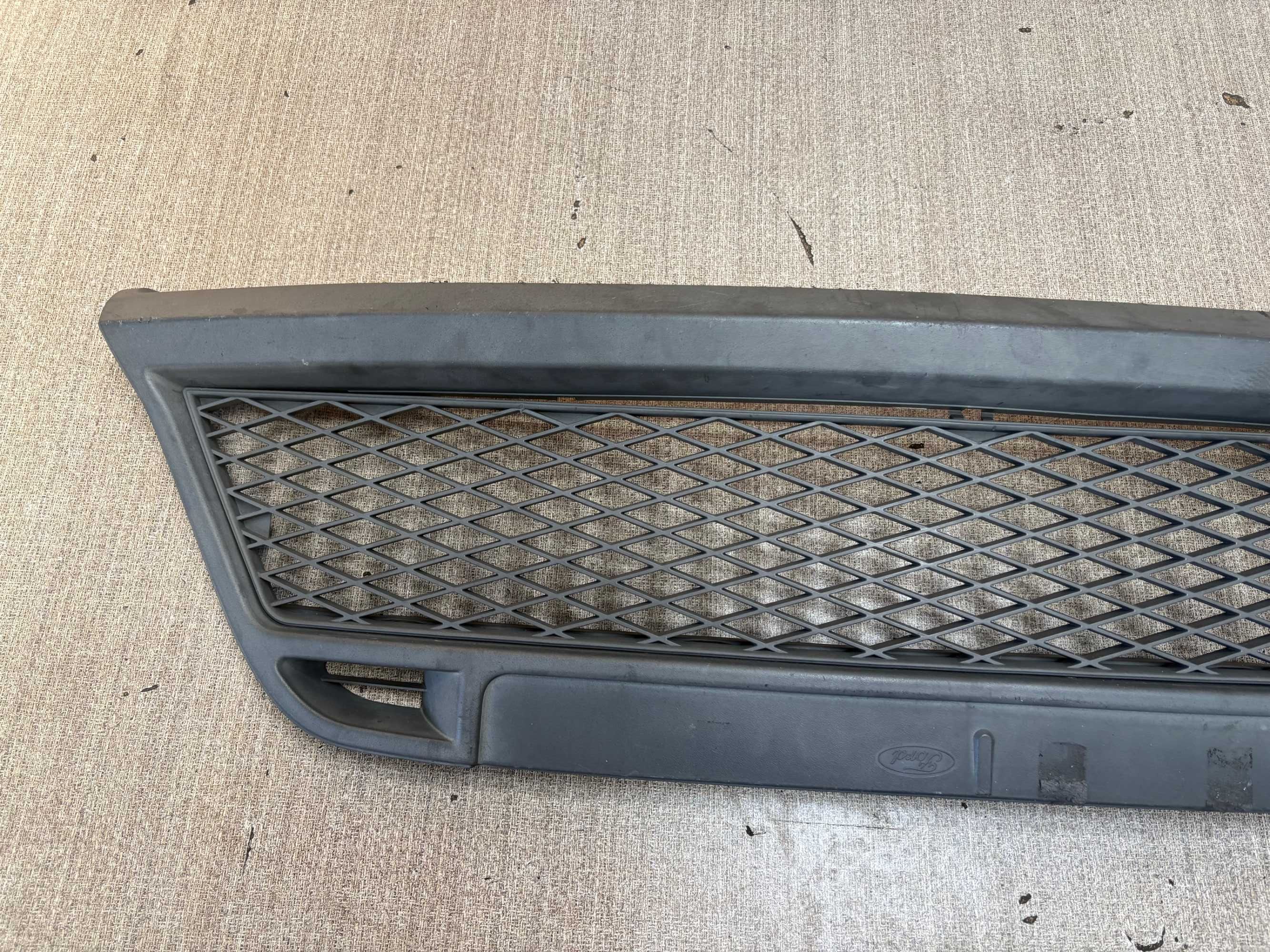 kratka środkowa ford fiesta mk6 st