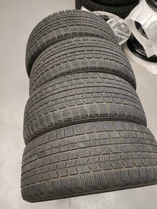Шини 225 50 17 dunlop зима 4 шт як нові  21 рік