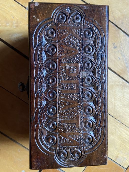 Старовинна шкатулка, шкатулка, прикраси, украшения