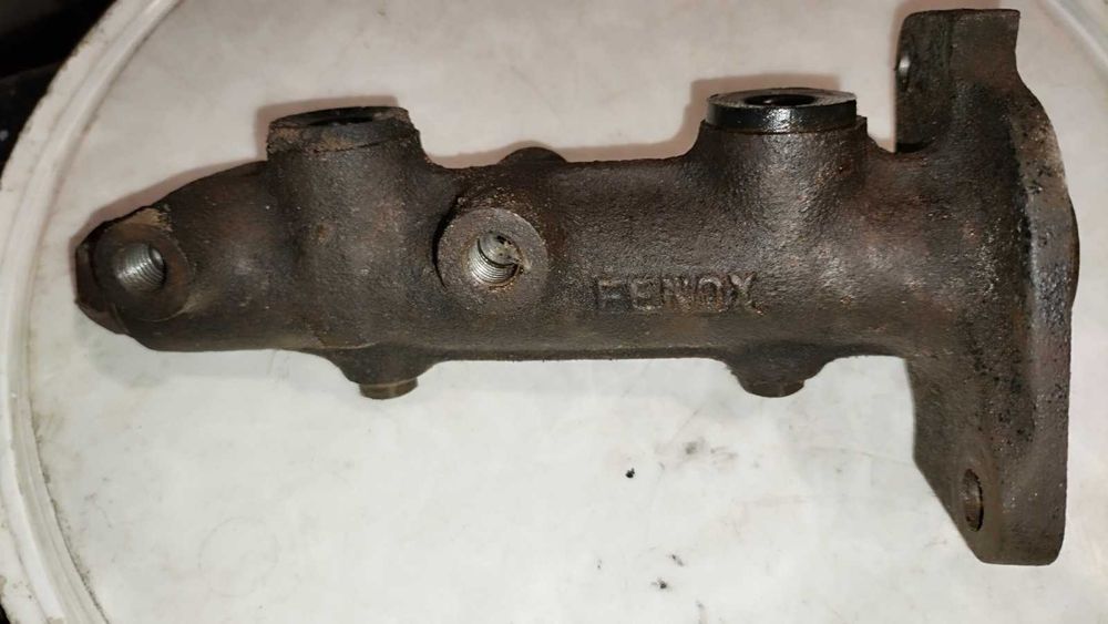 Главный тормозной цилиндр Fenox ВАЗ 2108-15