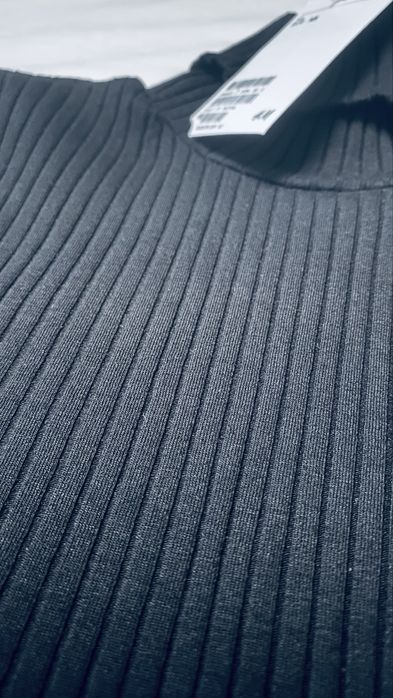 Czarny bawełniany golf z prążkowanej dzianiny H&M 34/XS