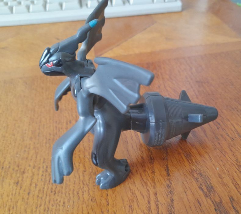 Покемон Зекром, іграшка.