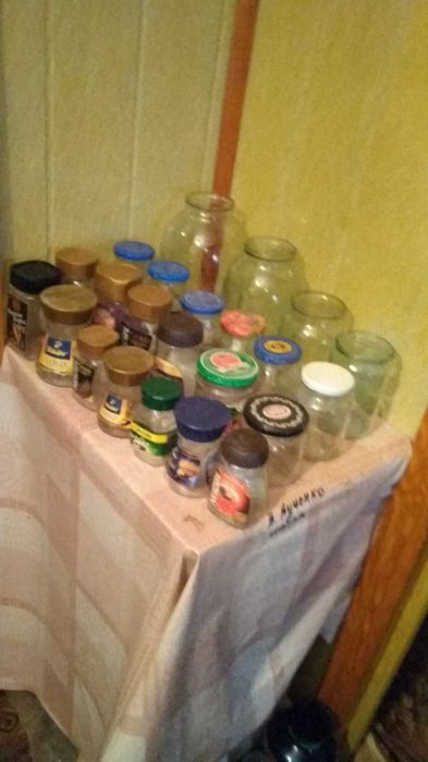 Продам стеклянные банки разные,из под кофе: 0.2 л,0.25 л,0.4 л,0.45 л.