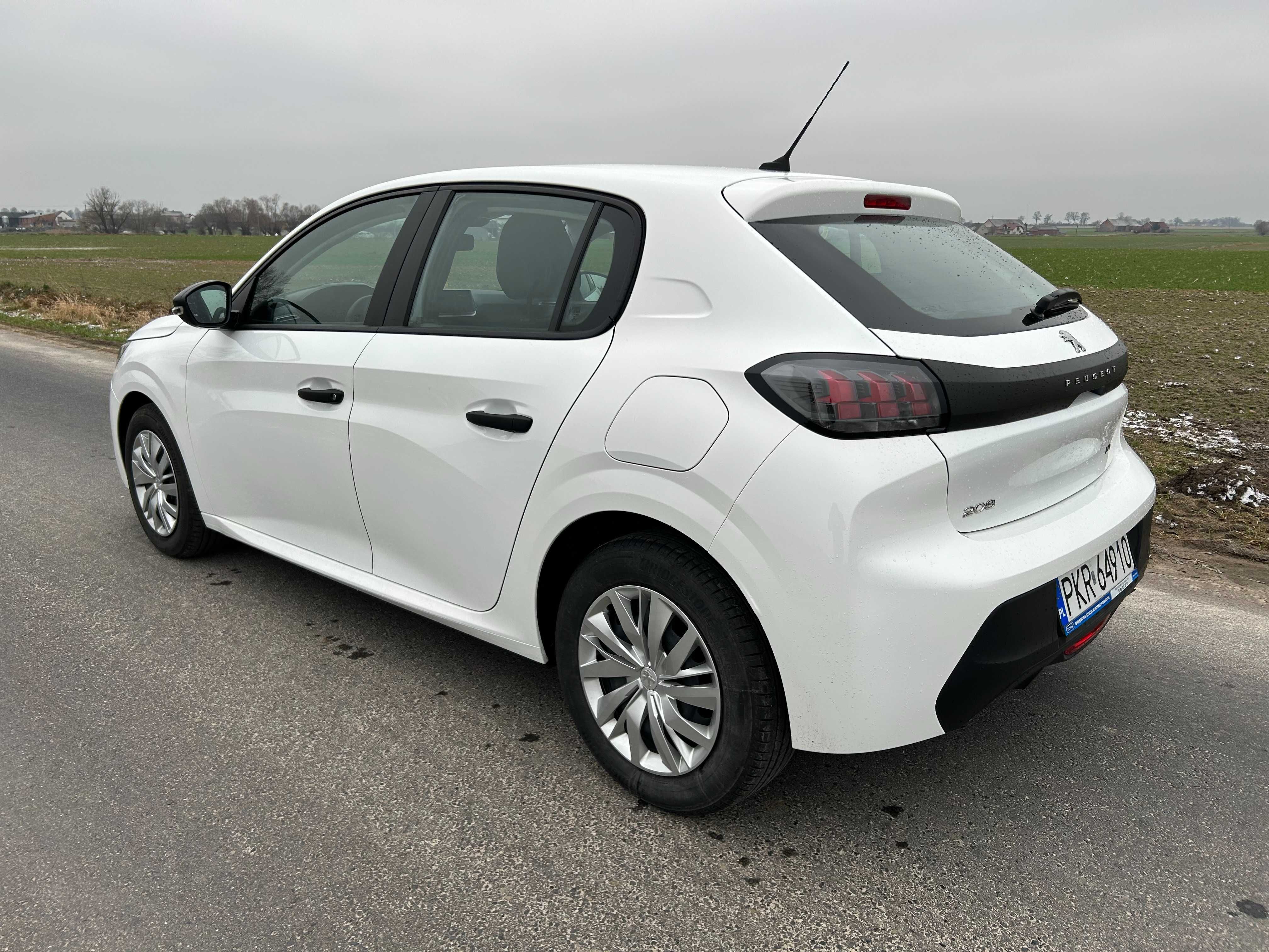 Peugeot 208  1,2 Benzyna