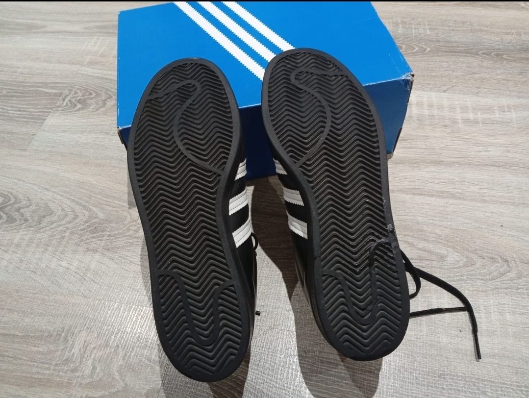 Adidas  SUPERSTAR