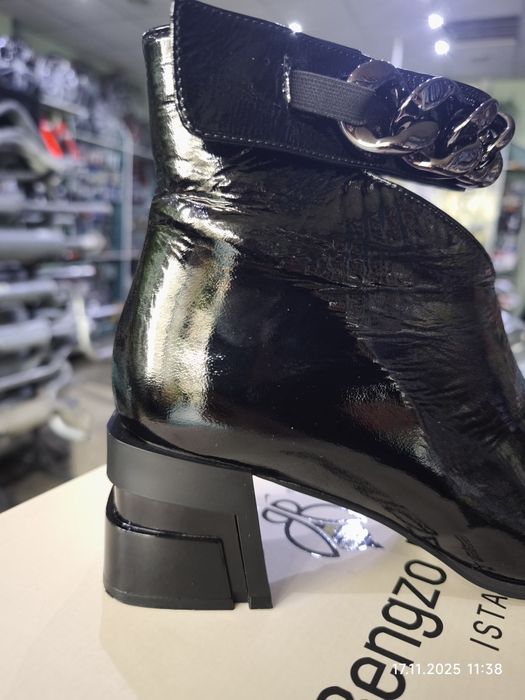 Черевики жіночі.шкіра.лак.
