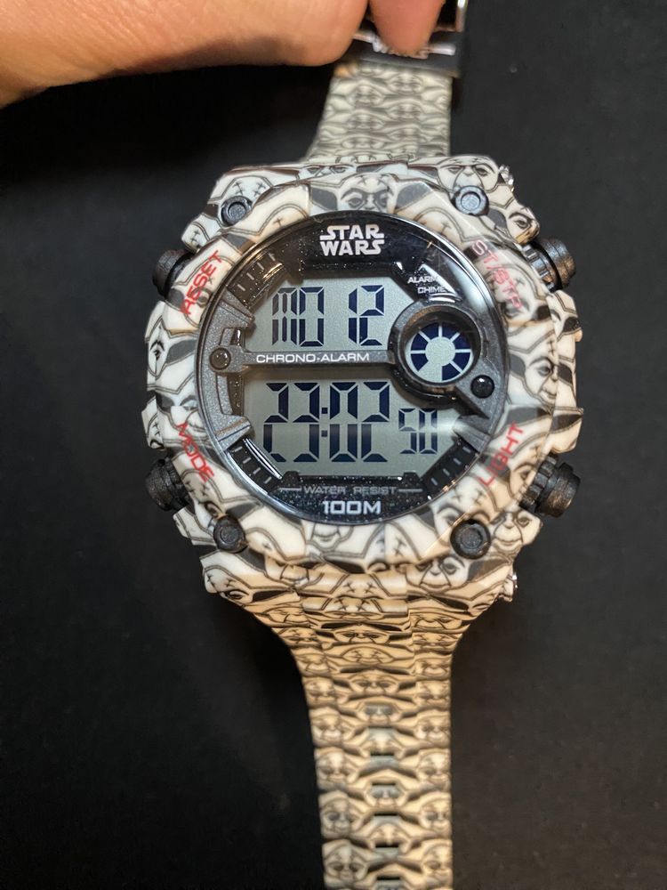 Zegarek G Shock Star Wars z obudowa w ksztalcie yody