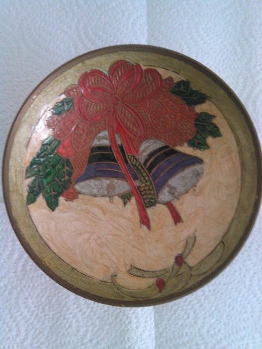 Taça para decoração, em metal com motivos de natal