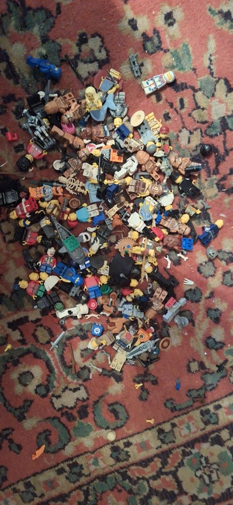 5Kg de Legos com varios sets.