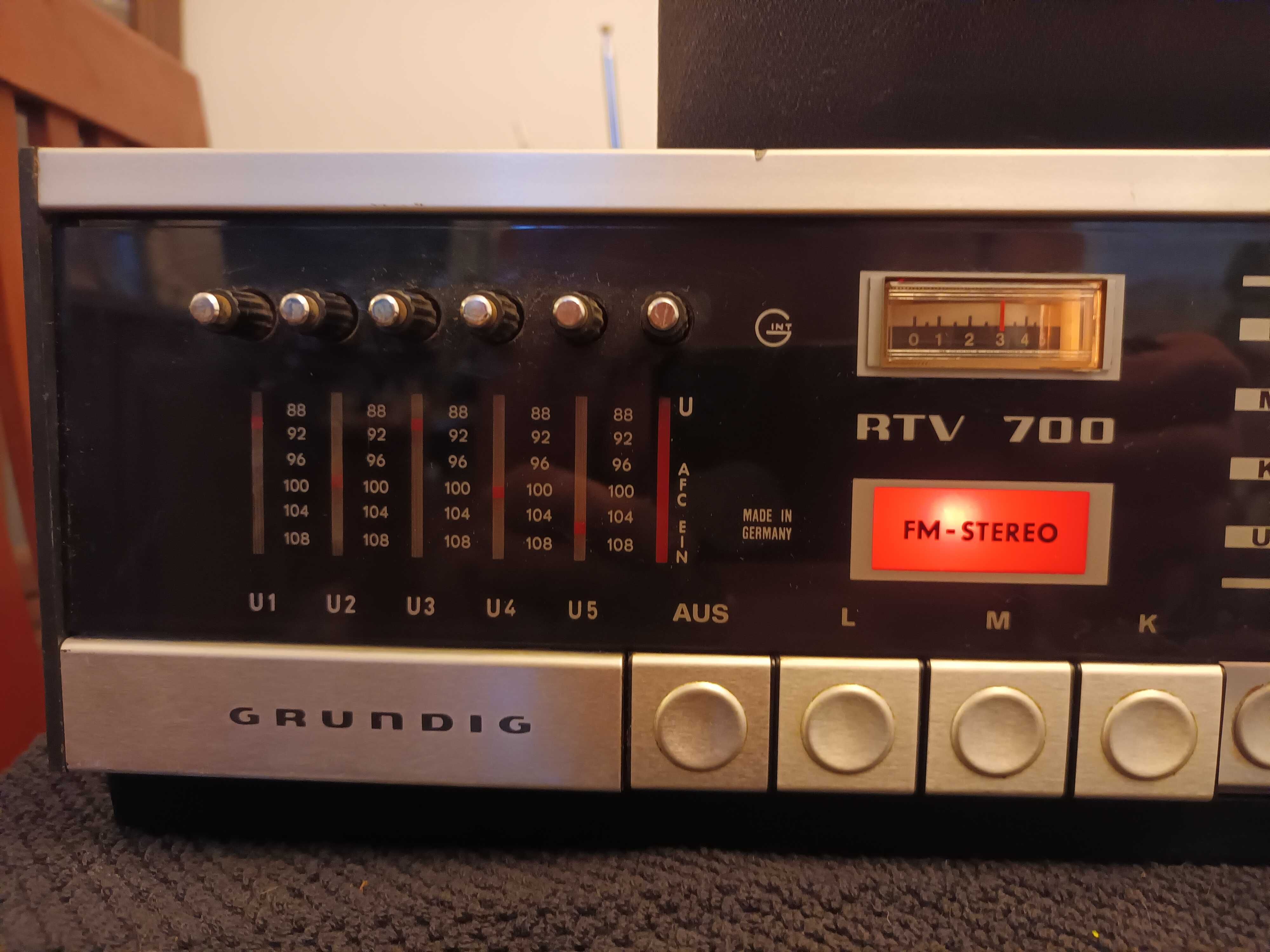 Amplituner Grundig RTV 700