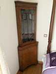 Vitrine de canto em mogno