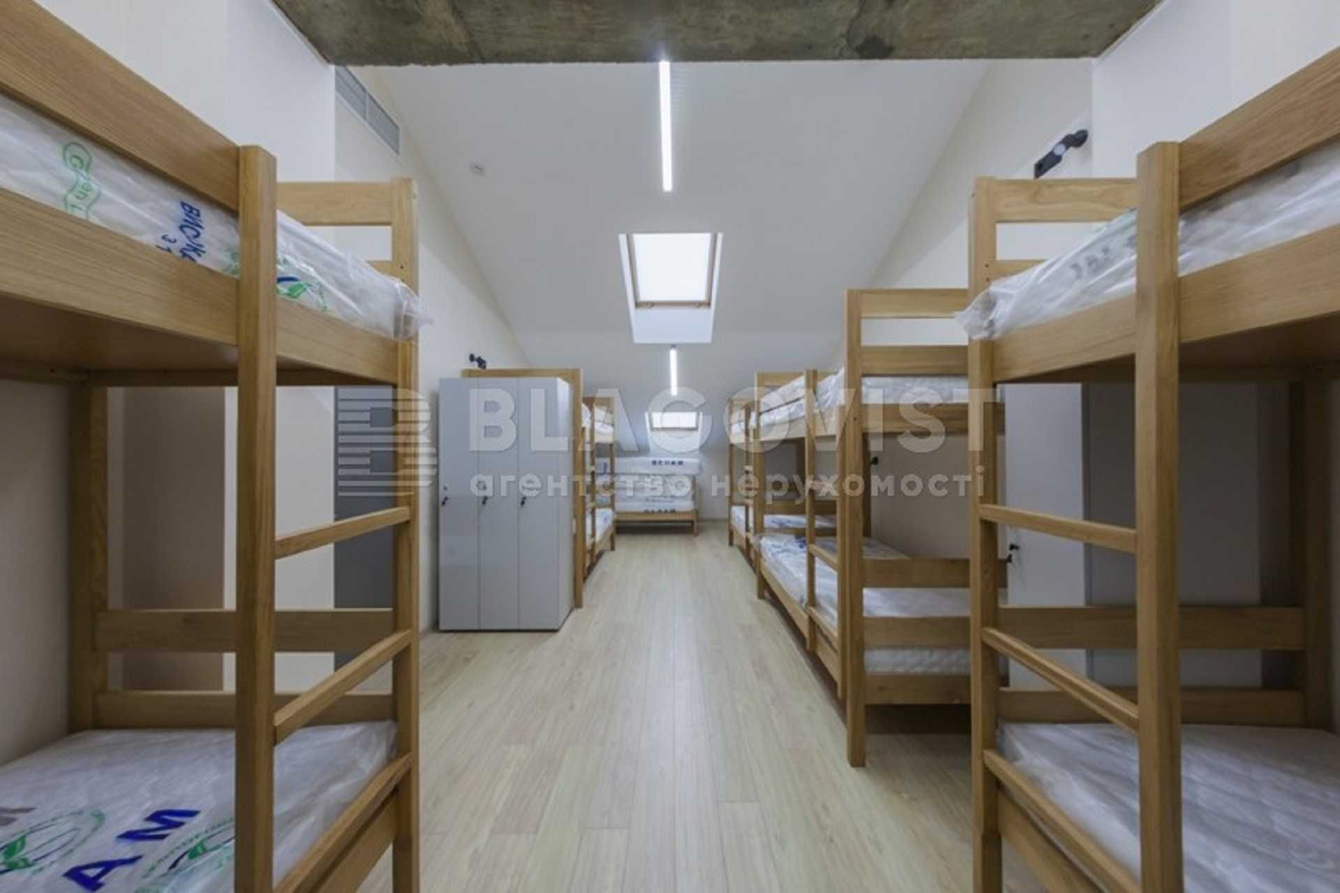 Щекавицька,30/39  нежитлове приміщення 225кв.м. Готель hostel  Поділ