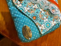 Bolsa feita à mão em tecido