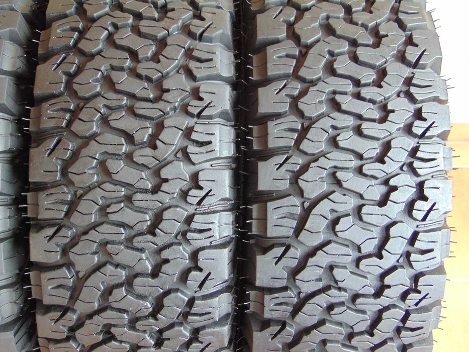 Opony Całoroczne 235/65 R17 GEYER&HOSAJA ROCK 4X4 KPL 25r. JAK NOWE