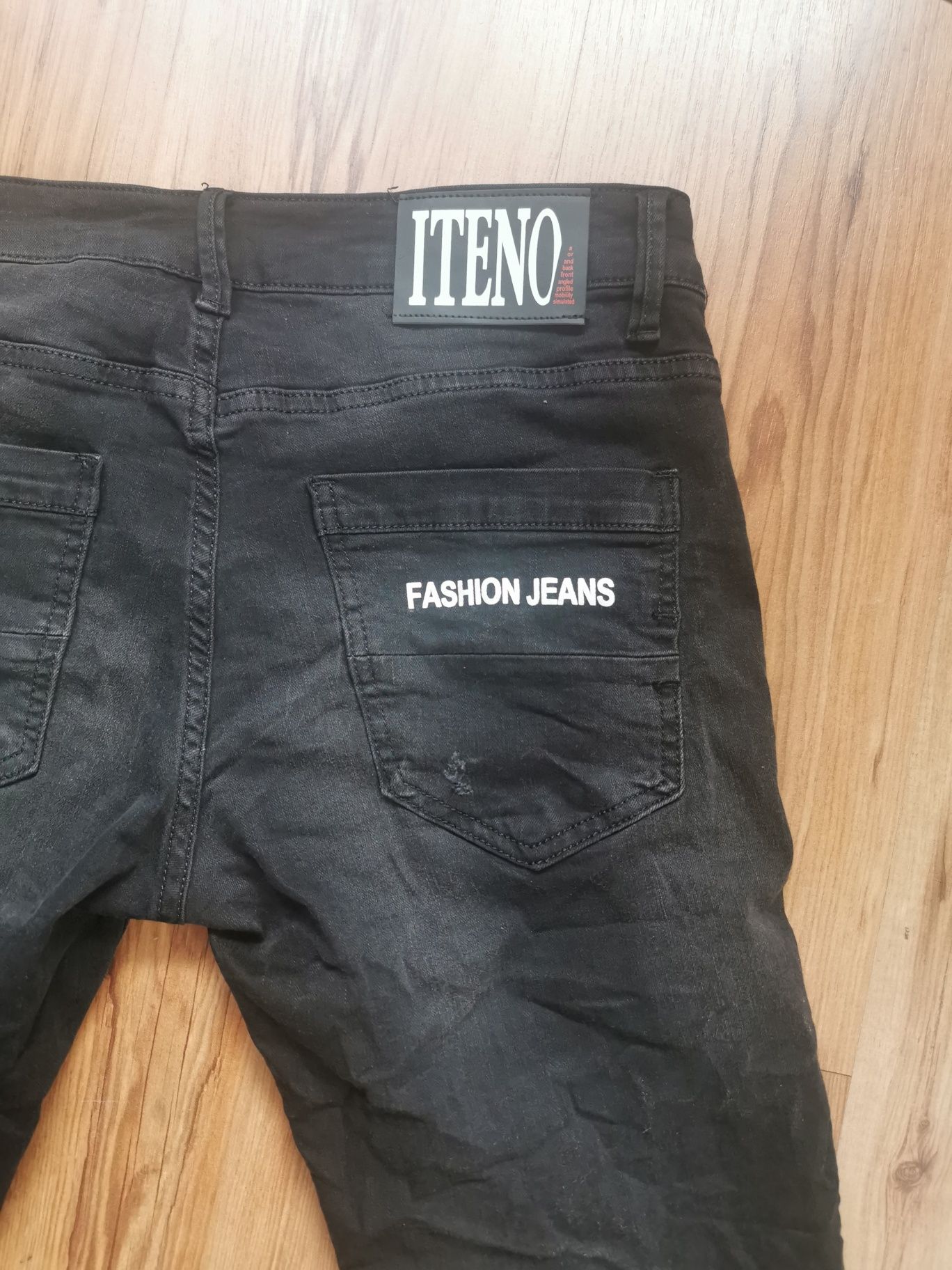 Nowe spodenki męskie jeansowe Tommy Hilfiger w kolorze czarnym