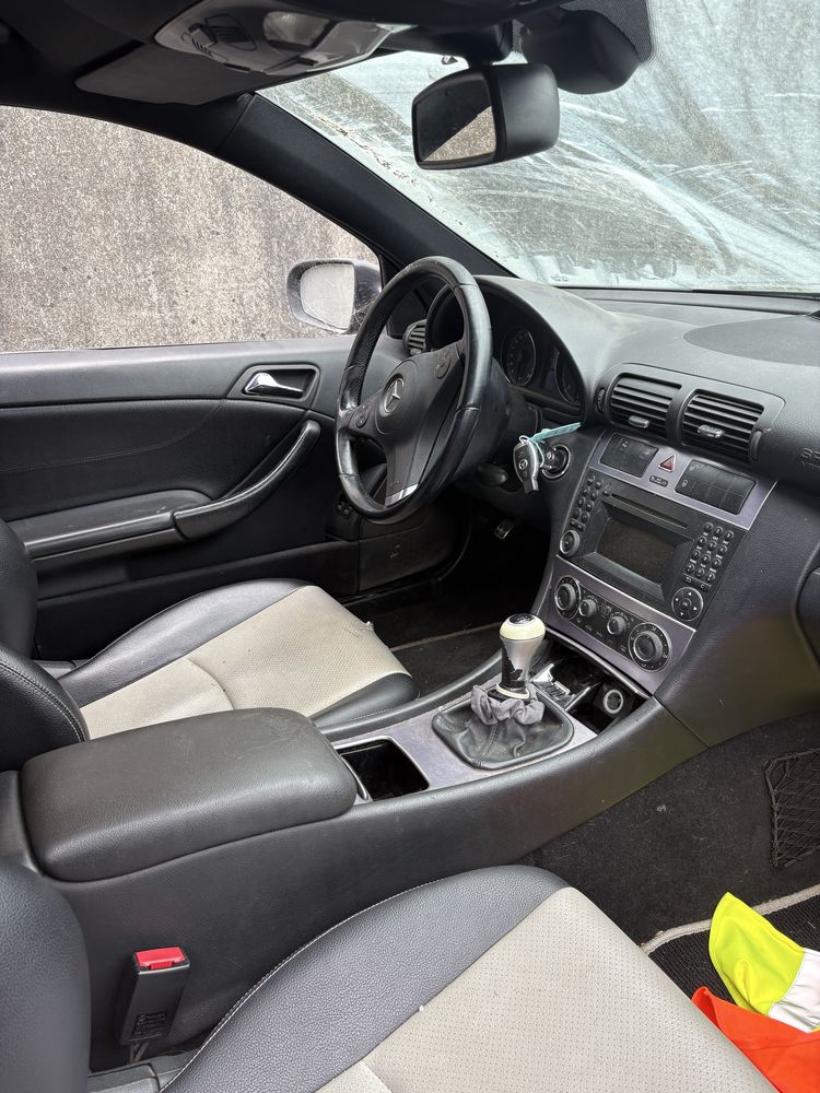 Mercedes CLC para peças