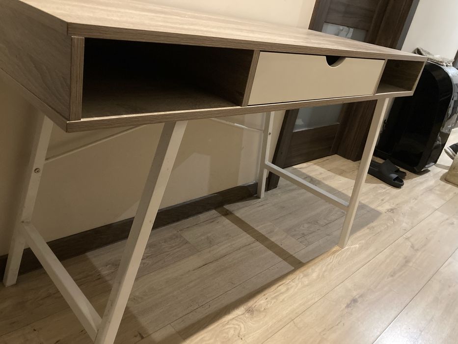 Sprzedam biurko w bardzo dobrym stanie