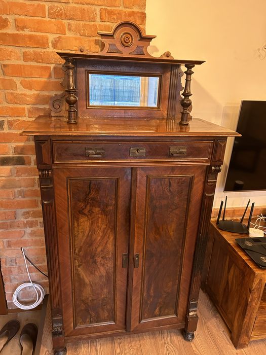 Stara niemiecka bieliźniarka