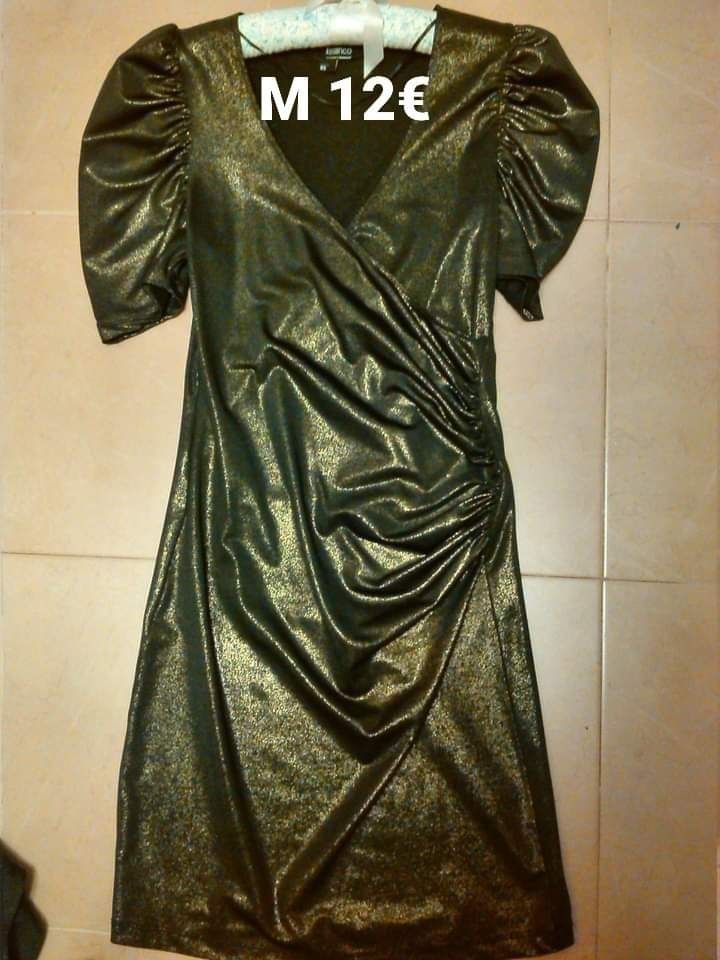 vestido preto e dourados