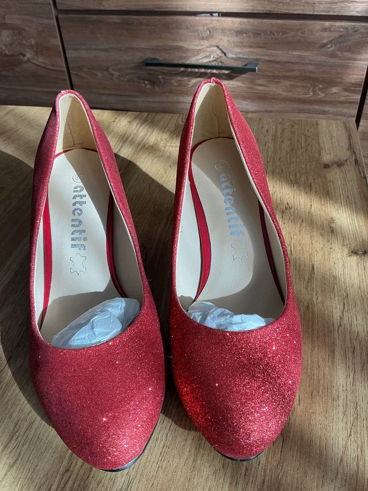 Buty damskie na obcasie czerwone brokat r37