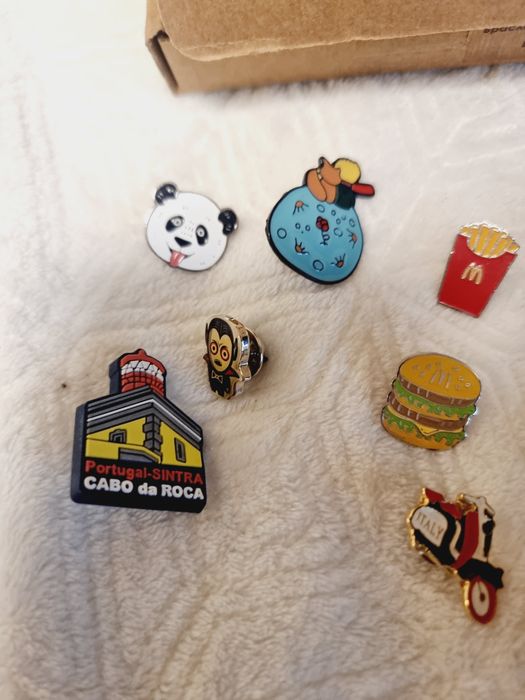 Лот металлические значки брошки