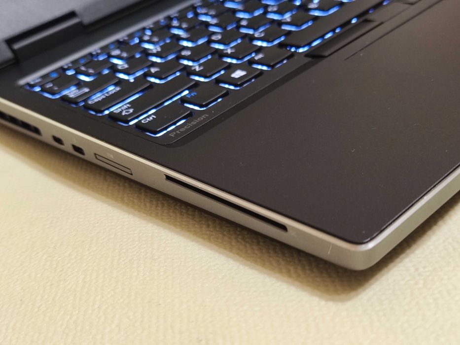 Ноутбук Dell Precision 7530 15,6" IPS XEON E-2176M/16Gb/256SSD/P2000