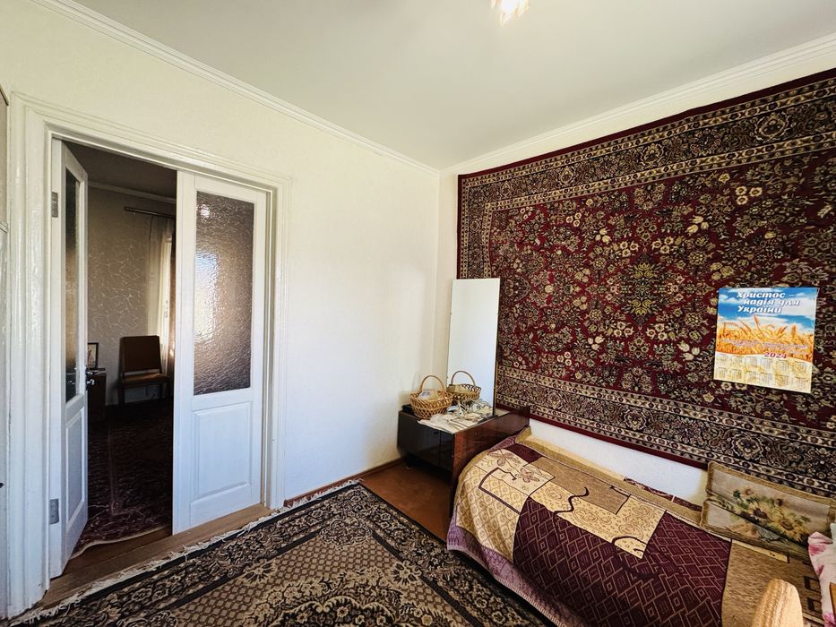 1/2 вул. Благовісна 200 . Центр