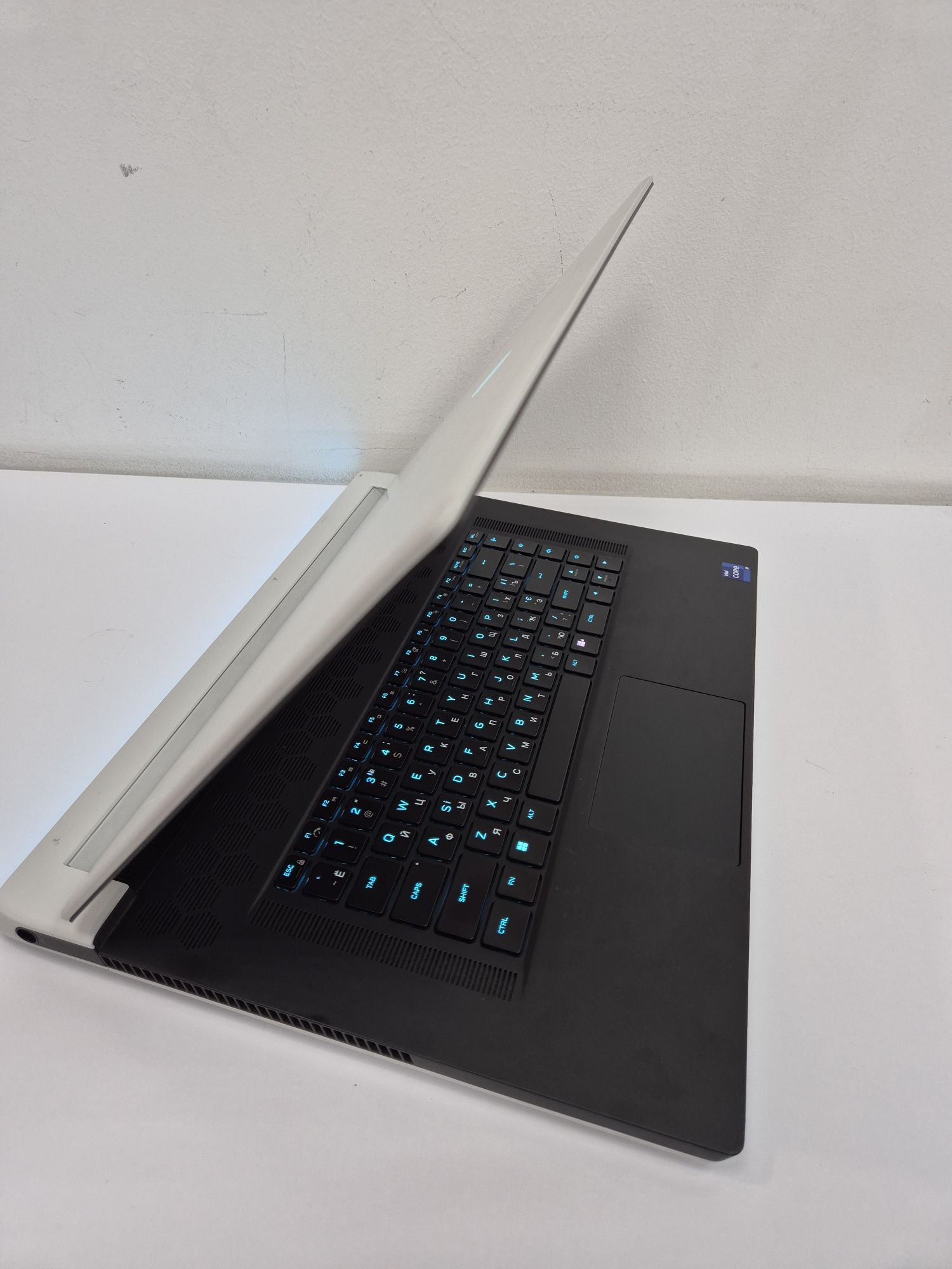 Ігровий Ноутбук Alienware X17 R2 I9-12900H/RTX3070TI/1TB/16GB RAM