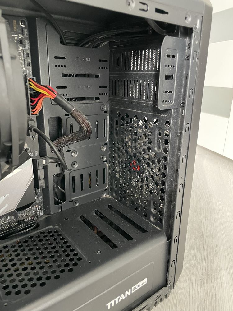 Komputer Gaminigowy Intel core i9 9th, Aorus z390 Pro Wifi, SSD, 16gb