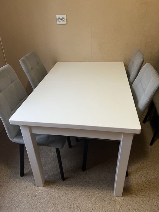 Продаю кухонні стільчики