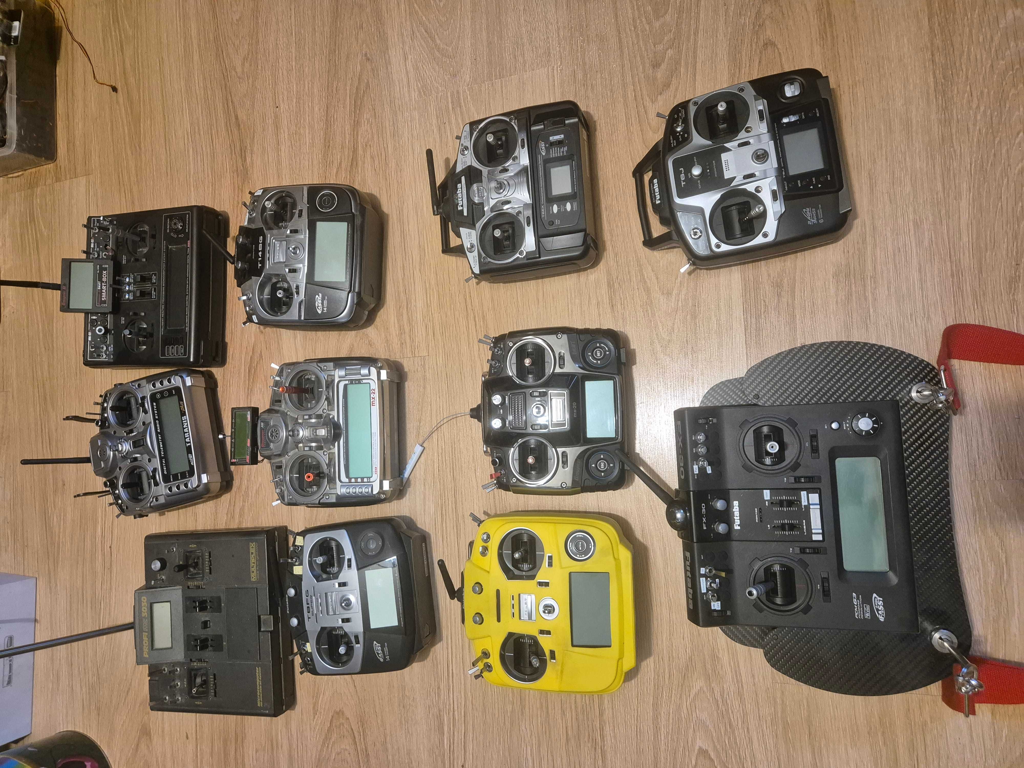 nadajnik Futaba T6J FX 30 Graupner mc32 2,4GHz zdalne sterowanie pilot