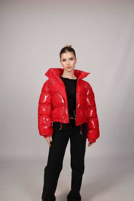 Глянцевий пуховик куртка коротка курточка женская пуфер лак жіноча
