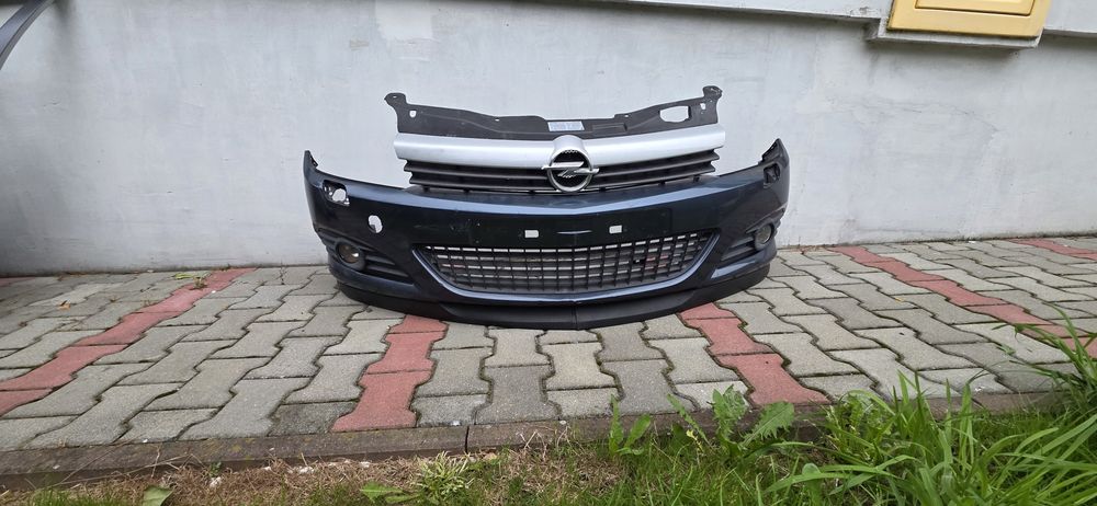 Zderzak opel astra h gtc z grilem