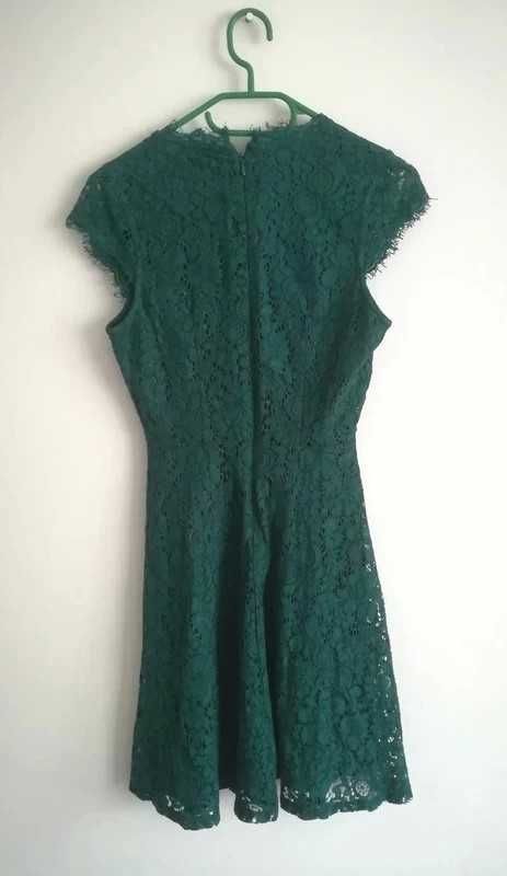 Szmaragdowa zielona sukienka koronkowa rozkloszowana letnia H&M