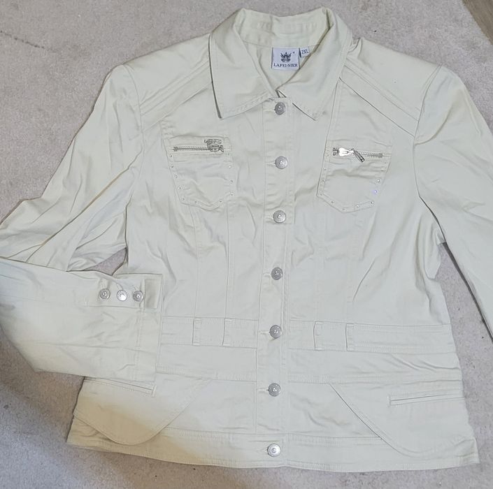 Продам чудовий котоновий жіночий костюм