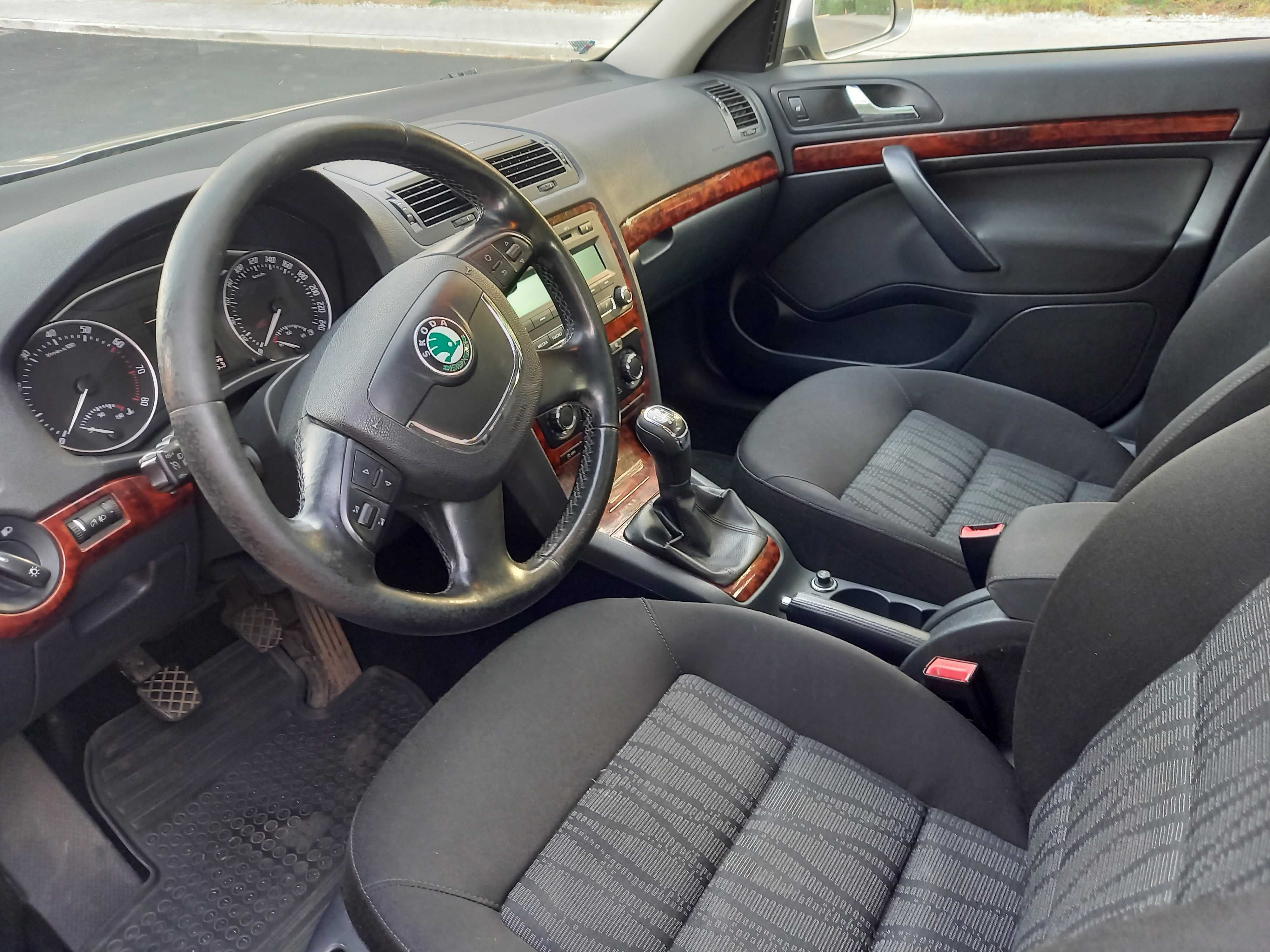 SKODA OCTAVIA II Elegance po liftingu salon Polska