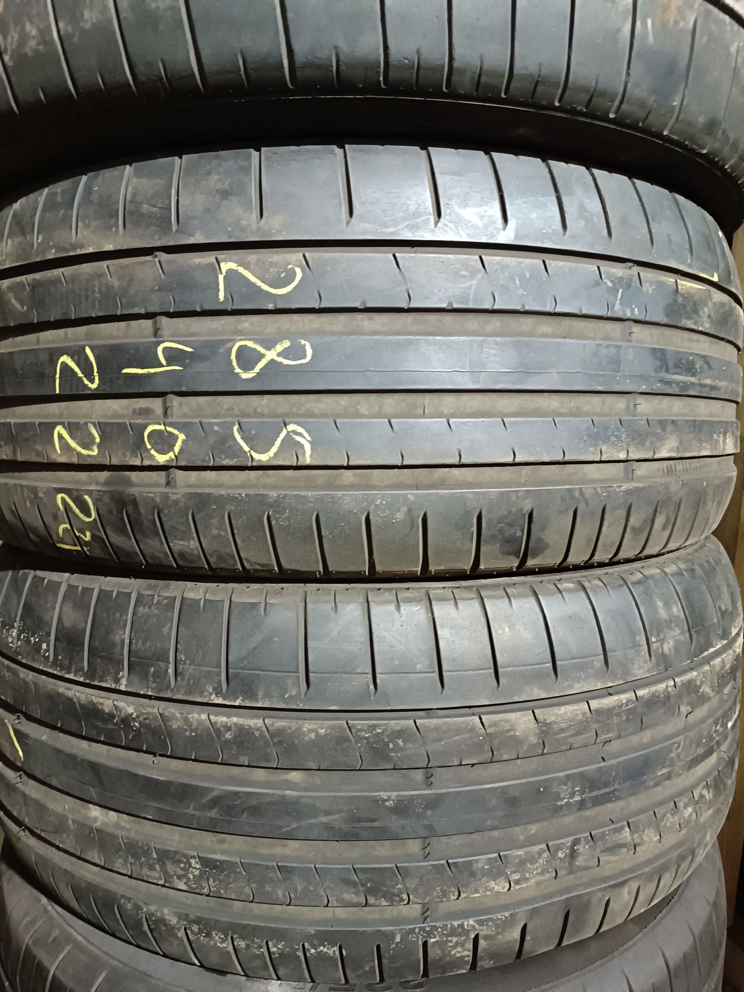 Шини літо Pirelli 285/40/22 5mm 4шт.