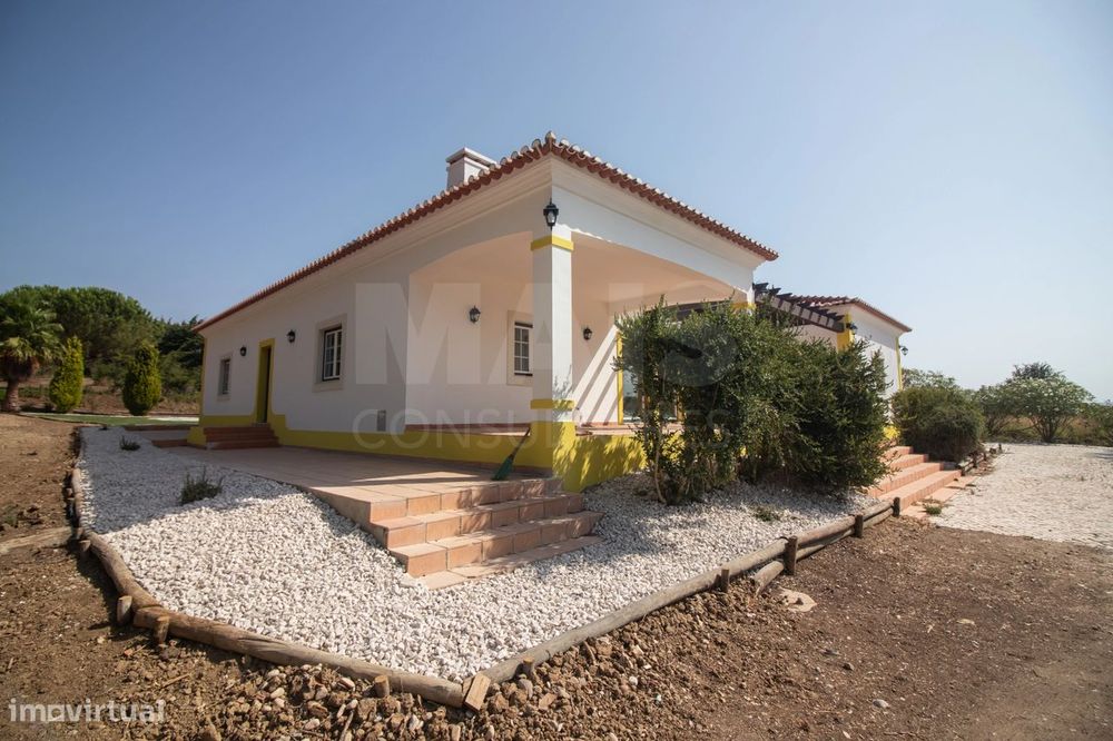 Quinta com Moradia T3 +1 em Aldeia Gavinha com Piscina