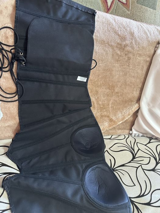 Сучасний, дуже якісний, корсет з цупкої тканини