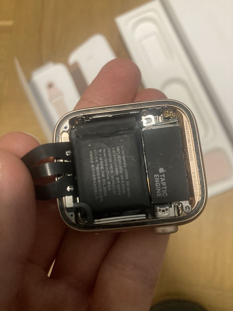 Apple watch 4 44 uszkodzony