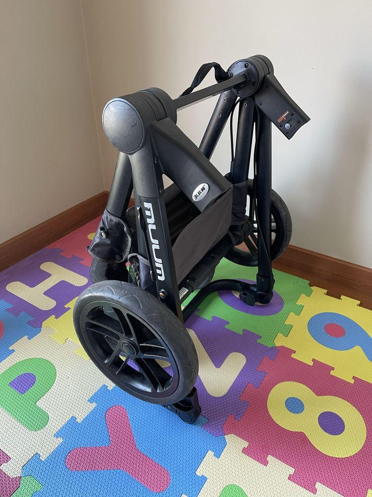 Carrinho + ovo/alcofa Jané COM ISOFIX