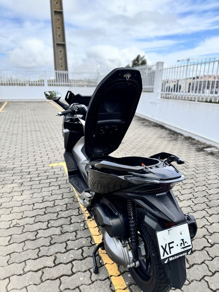 Honda Forza 300 como nova