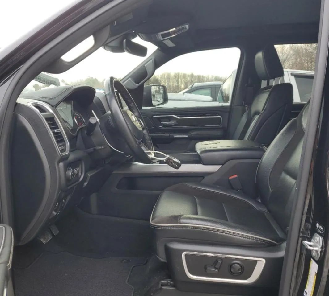 RAM 1500 LARAMIE 5.7 V8 HEMI 4x4 AWD Automat Duży LCD Kamera Świetny Stan !!!