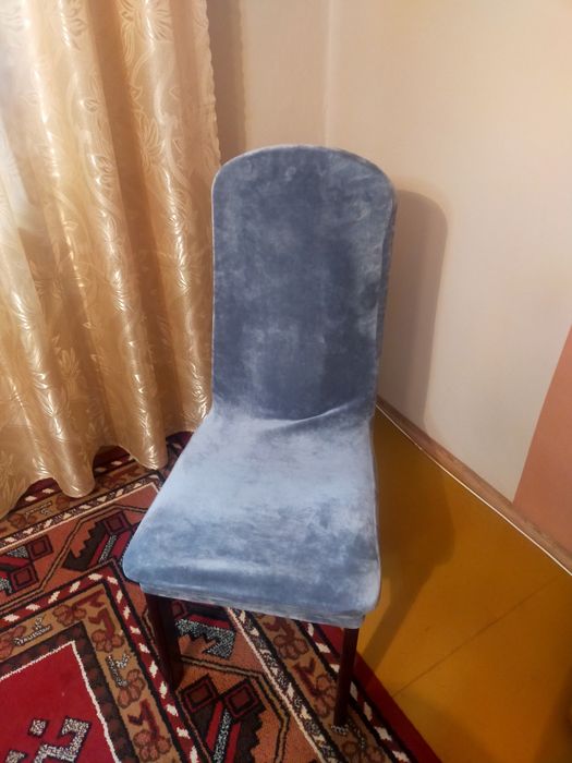 Stołki tapicerowane +stół.