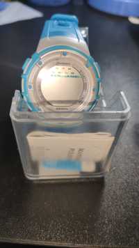 Relógio digital azul á prova de água