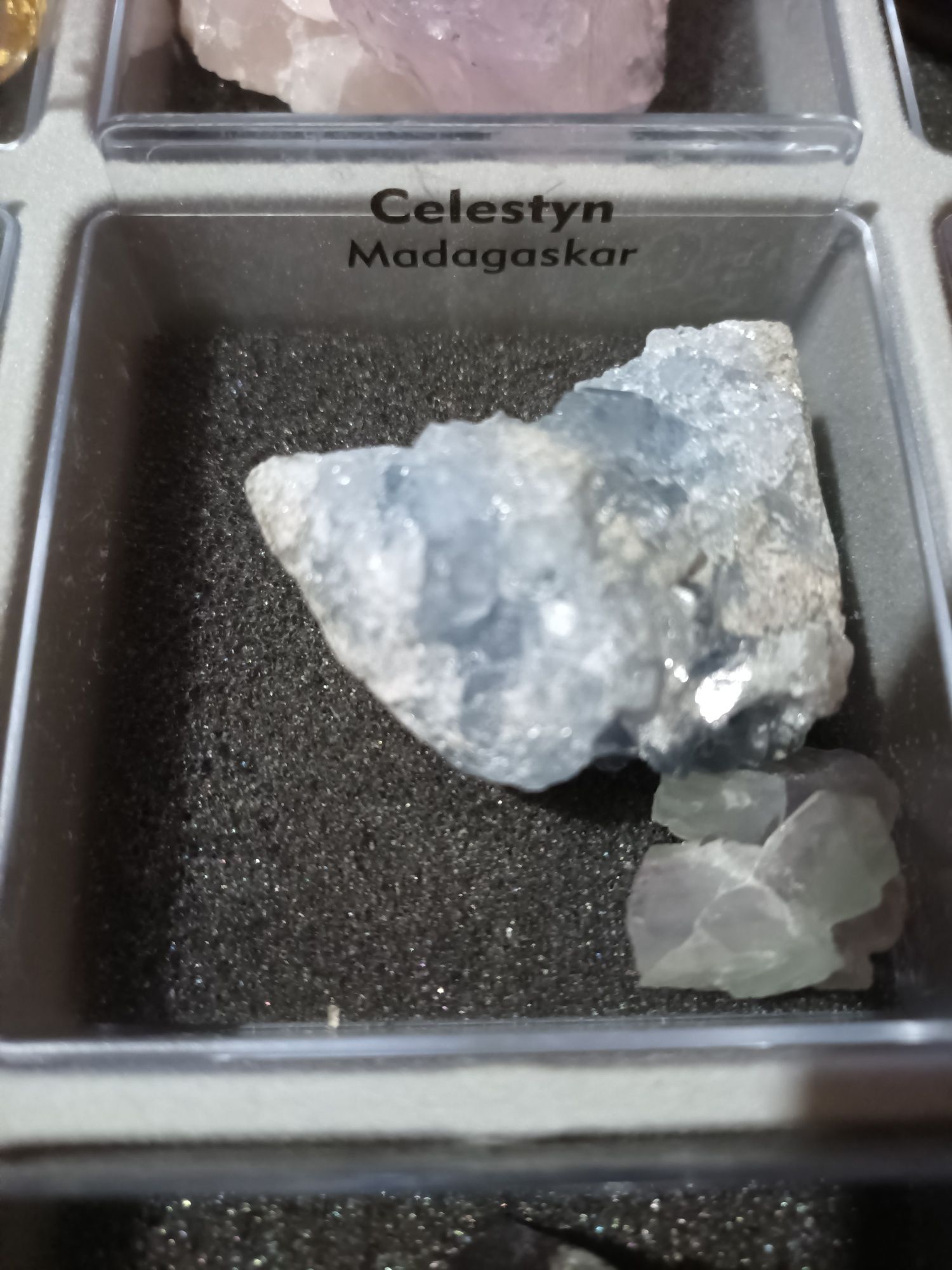 Minerały świata National geographic: gazeta z minerałem