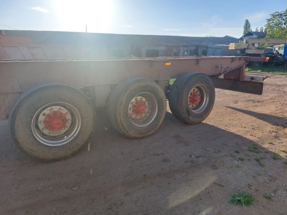 Напівпречип Контейнеровоз