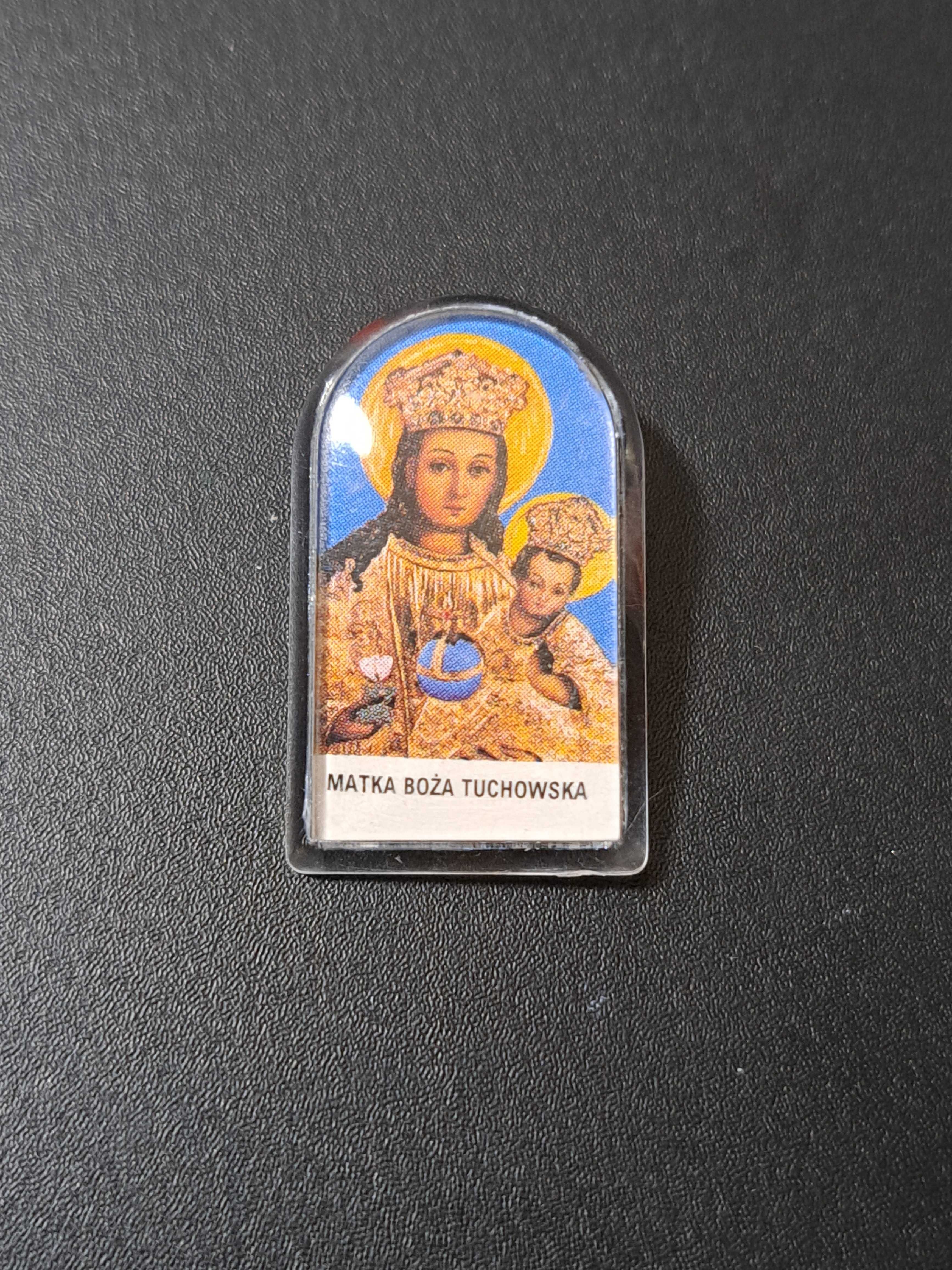 Matka Boża Tuchowska - znaczek, przypinka plastikowa na klej, 17x28 mm