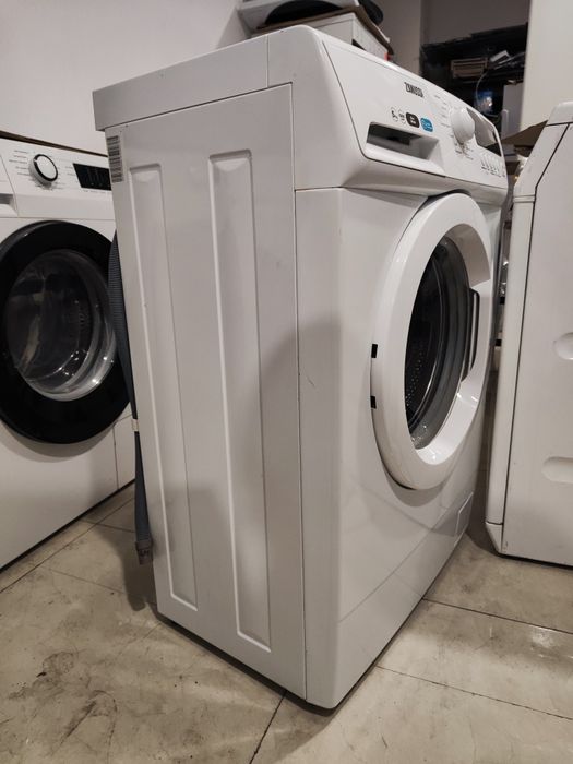 Пральна машина вузька Zanussi ZWSE7120V