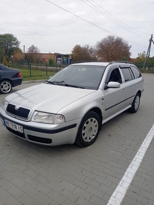 Skoda octavia 2002р 1,6 бенз